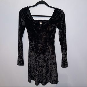 Aéropostale Black Solid V-Wire Fit & Flare Dress